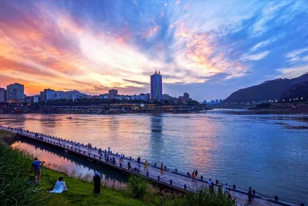 近10年宜宾发生4.0级以上地震35次,当地的地震评率为何如此密集?