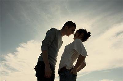 如何把对一个人的喜欢转移到另一个人身上？