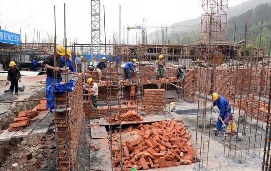 under construction是什么意思