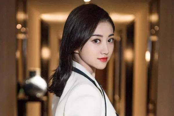 景甜参加《极限挑战》综艺感强，她是如何表现的？