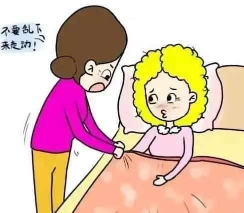 坐月子要不要老公睡身边，婆婆说她和我睡，这样到底好不好？