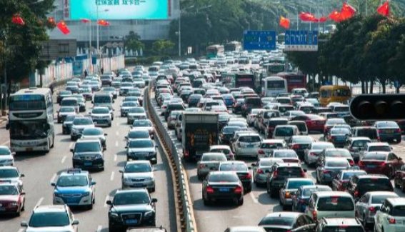 多地倡导2021年春节外地人“就地过年”，民众的意愿如何？