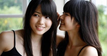 听到同事背后议论自己，是一笑而过还是当面指出？