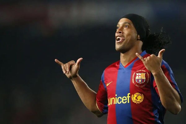 曝小罗生活陷入窘境每天嗜酒如命,曾被誉为梅西大哥的他为何会这样?