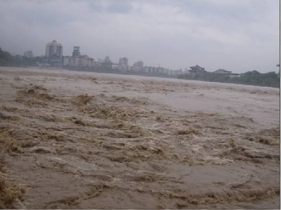 长江中下游各江段将迎洪峰，预计将何时退潮？