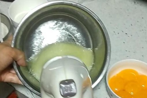 怎样把鸡蛋清打成泡泡？