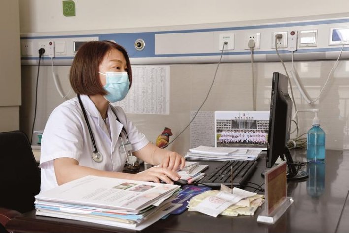 双宿双栖的意思