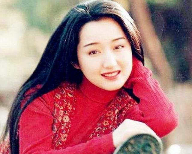 姐姐2杨钰莹耳环价值36万，她究竟有多“壕”？