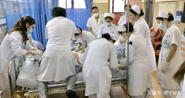 临沂一大二女生学校宿舍猝死，校方称无责，家属该如何维权？