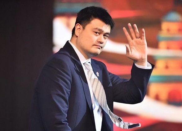 姚明在nba年薪是多少