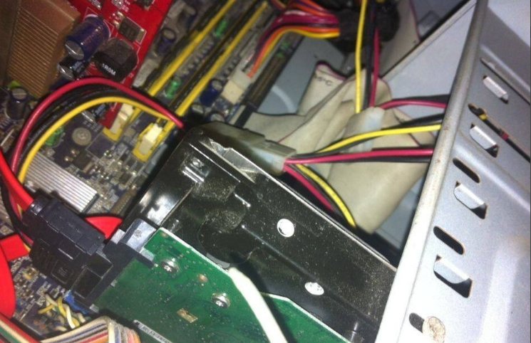 硬盘数据线有问题，怎么办？