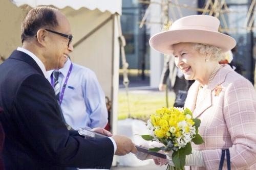 每年的5月24日是女王纪念日，那现在的女王和皇室会做什么？