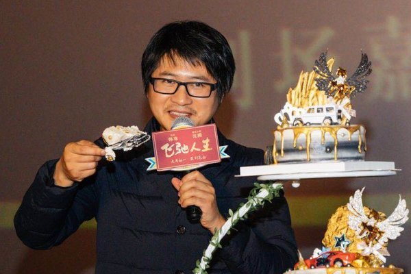 韩寒轰动全国的成名作《三重门》，为何会饱受是代笔的质疑？