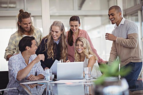 被辞退后把同事删除了，有必要留下之前同事的联系方式吗？