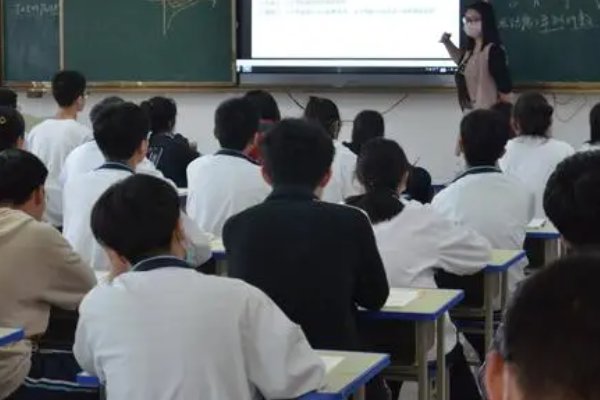 什么是平均速度？怎么计算平均速度？