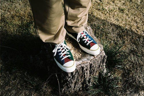 男生穿低帮匡威，该怎么搭配才更具有少年感呢？