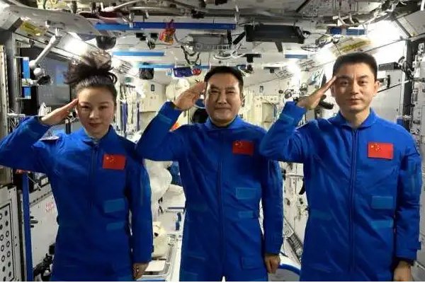神十三乘组将于下月中旬返回，他们在太空上的生活有多惬意？