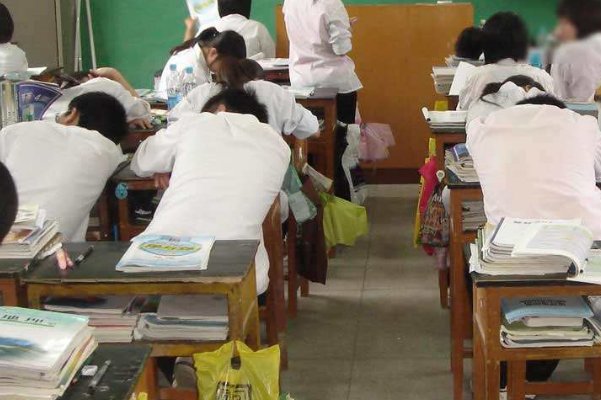 湖北省继续延迟复工开学，湖北上班族该怎么办？