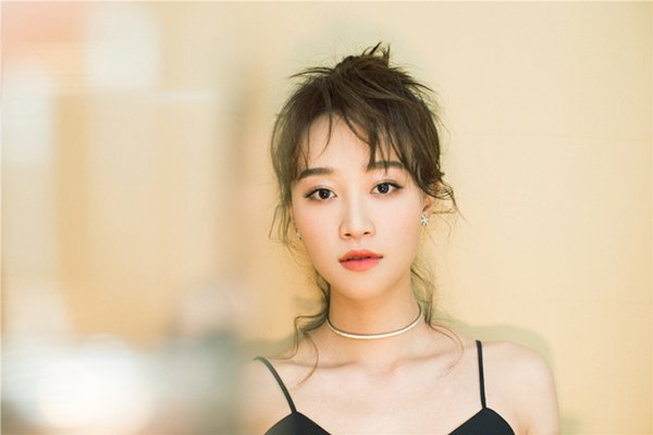 蓝盈莹方回应与曹骏复合传闻,粉丝如何客观看待?