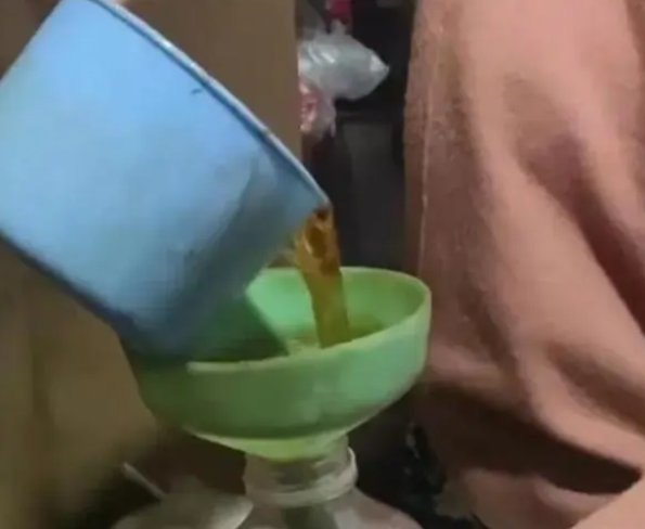 山东女子路边发现“供销社”年代感十足，跟现在的超市有何异同？