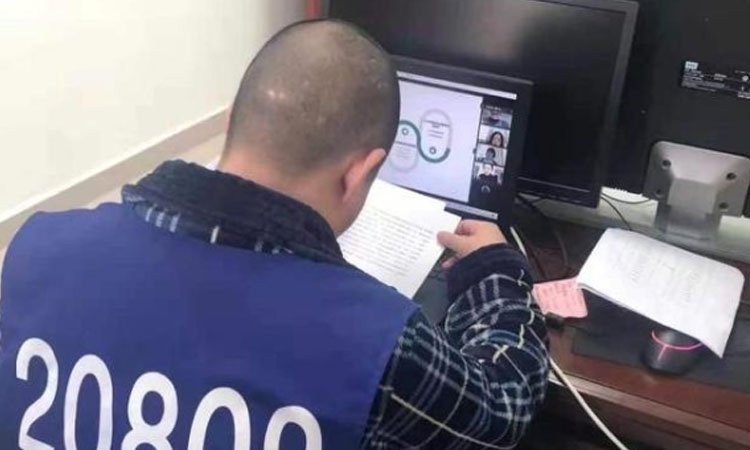 22岁的大学生看守所完成毕业论文答辩，触犯刑法的学生，学校会给处分吗？