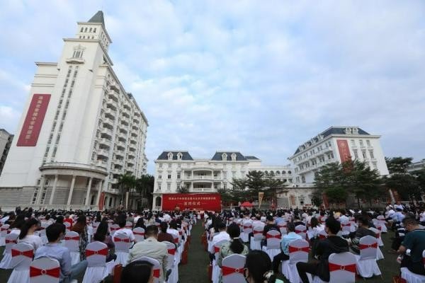珠海香樟中学高中学费