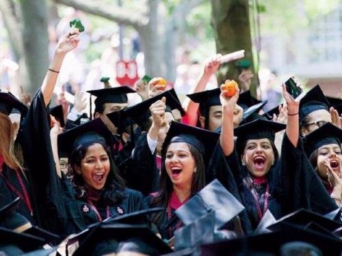 媒体调查学位论文查重乱象,这种现象折射出了什么?