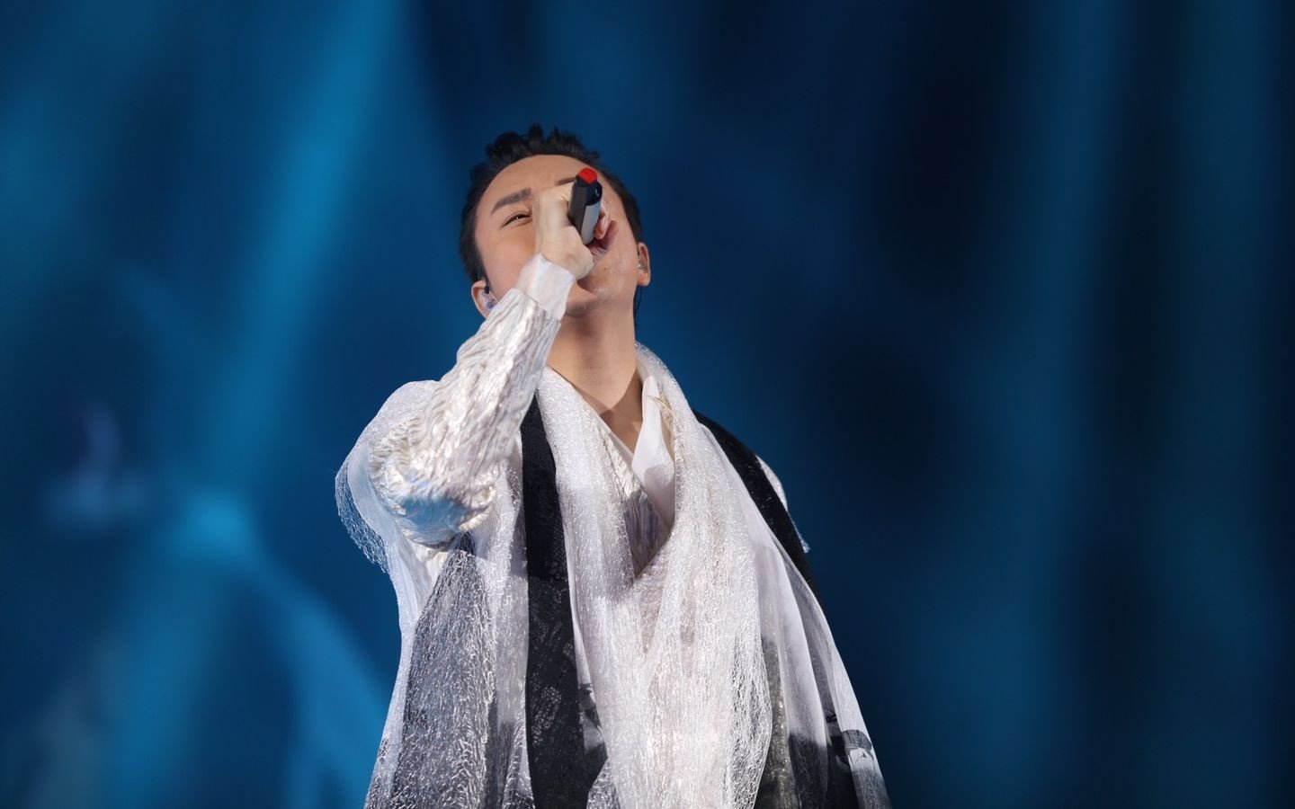 哪位大佬有 李玉刚演唱会，高清百度网盘的链接有没有呀！想要！