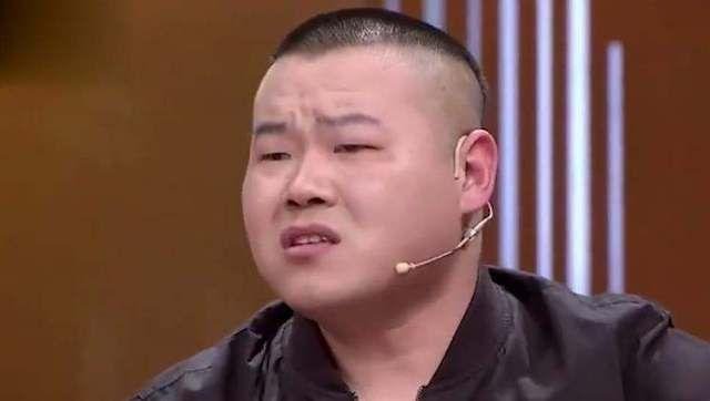 岳云鹏爆照吐槽机场高价面：一张纸都要2元，味道还让人落泪！你怎么看？