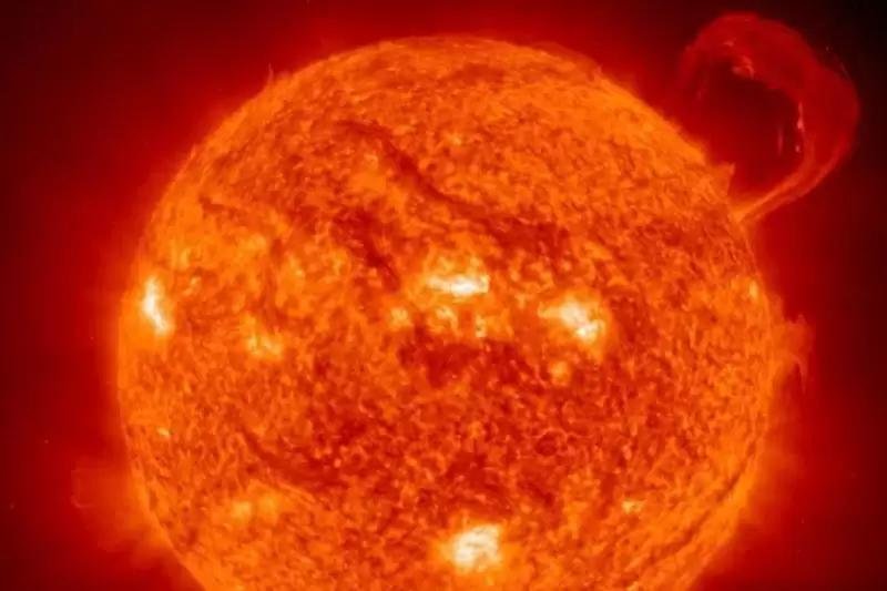 谜语 东海一朵花，牵藤西山洼。 花开人出门，花谢人回家。