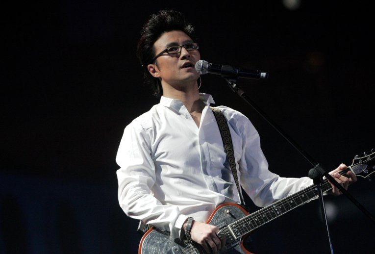 “没有人比你能更懂我”是什么歌里的词