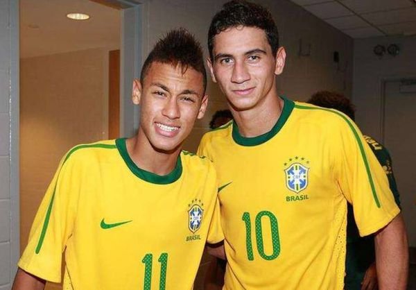 内马尔国家队球衣到底是多少号？