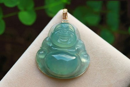 石英石玉与翡翠的区别