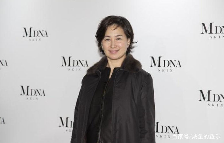 赌王把儿子放国外养了30年，明明是梁安琪亲生，为啥让何超琼来养？