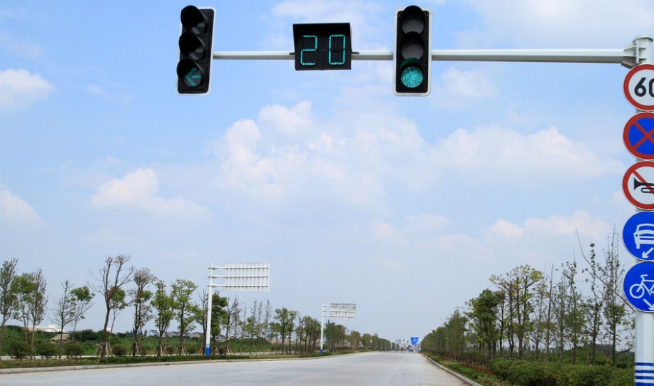 左灯右行是什么意思？