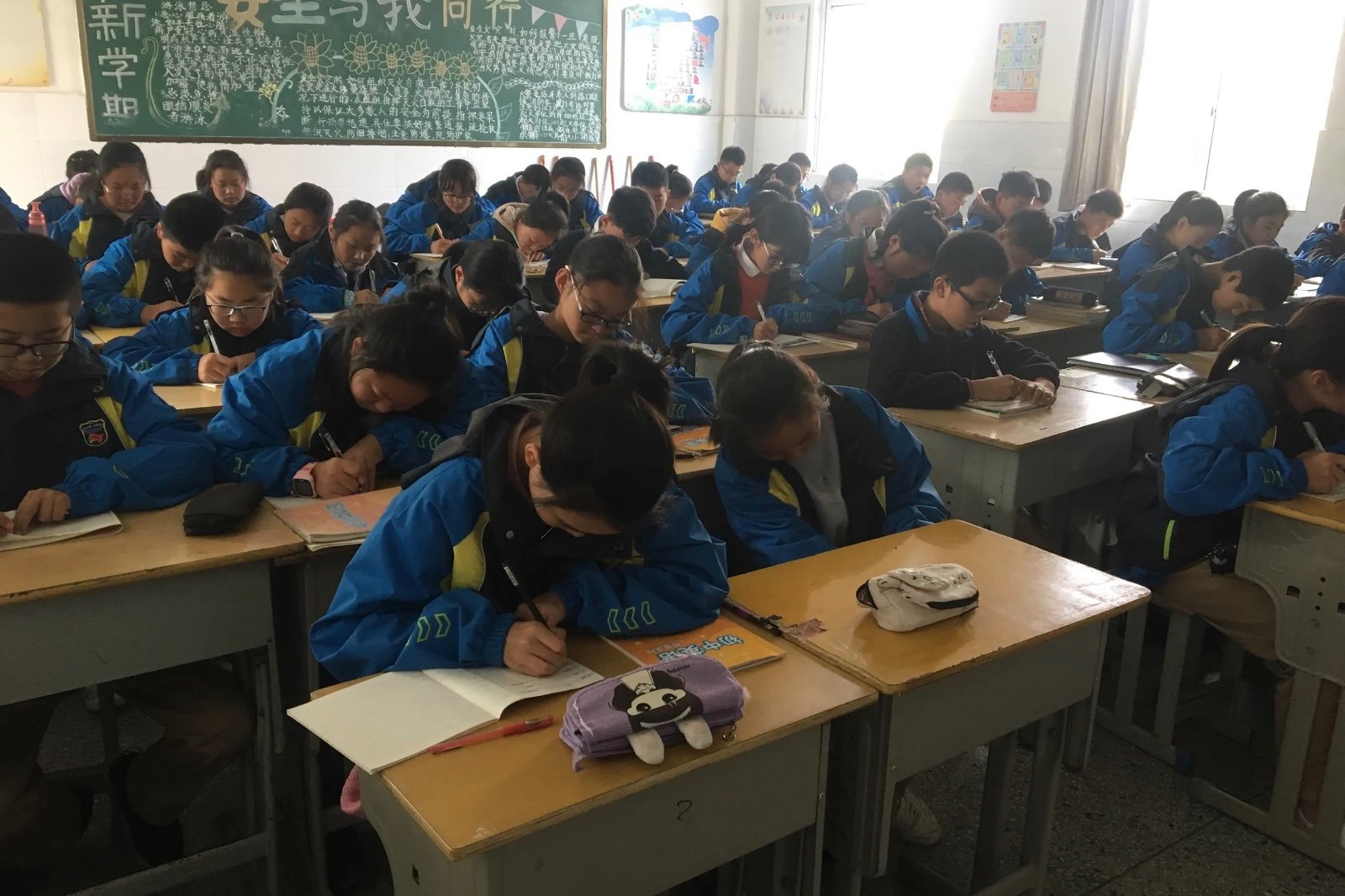 勤兵黩武是什么意思