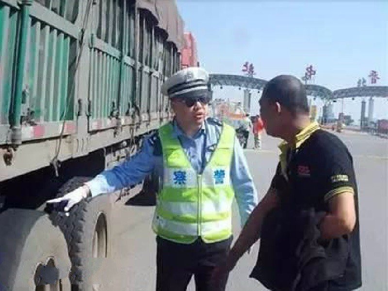 广东碰瓷团用黄鳝血充人血专人演交警是真的吗？