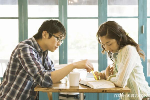 相亲时，女人主动和男人“发生关系”，这种女人适合做老婆吗？
