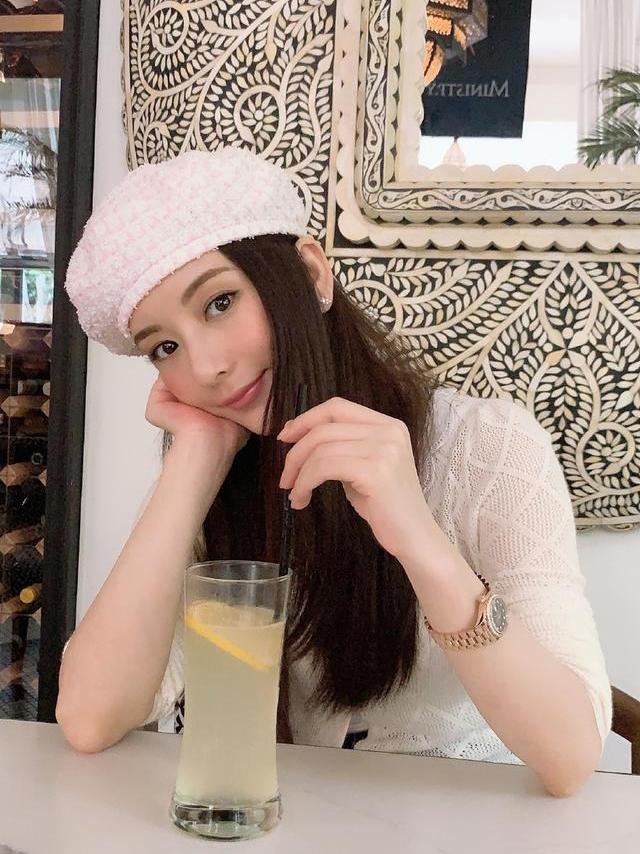 方媛很漂亮，有少女清纯感，那她的父母状态如何？