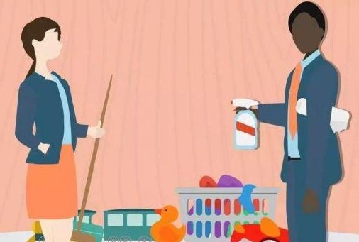 哪位委员建议男女共担社会化分担家务？