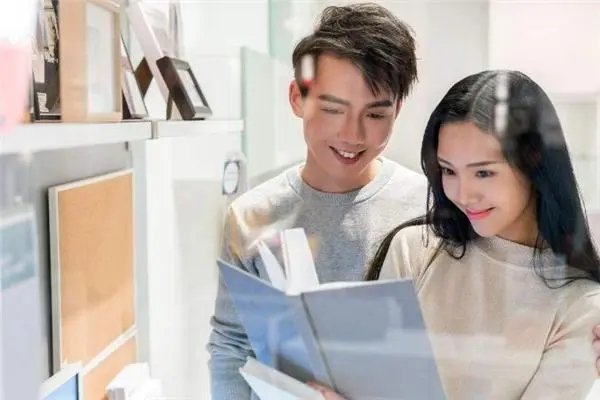 匾匾的伏的意思