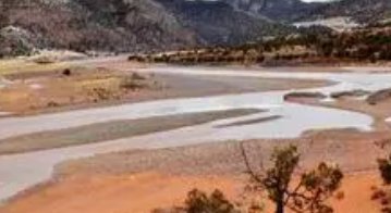 昂赛乡被誉为“雪豹之乡”，这个地方有什么特点？