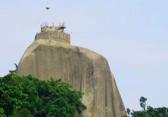 鼓浪屿上的最高峰有不登不算到厦门之称的景点是？