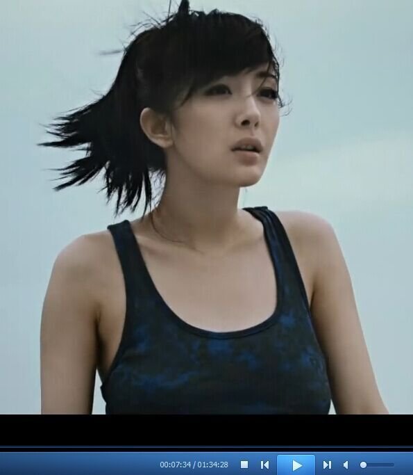 杨幂胸前的两颗黑痣是怎么回事？