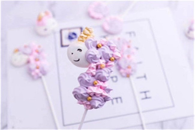 蛋糕培训学费一般多少？