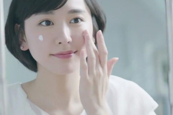 近藤真彦退出杰尼斯，日本艺人的工作有多辛苦？