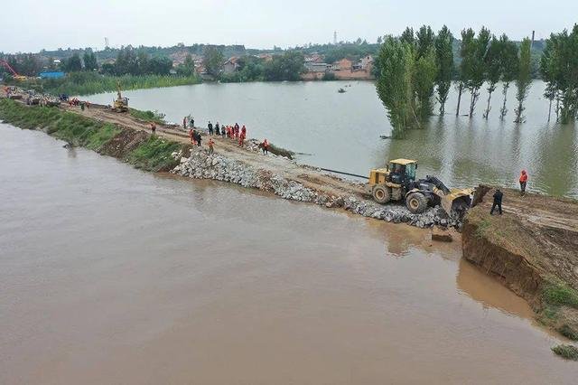 十年九旱的山西为什么会突遭暴雨？