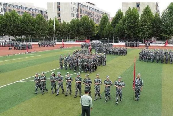 郑州铁路学校哪个是公办学校