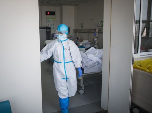 上海5人因错转未死亡老人被问责，相关人员需要承担哪些责任？