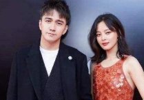 辛芷蕾翟天临被曝同居引热议，当事人对此传闻是何态度？